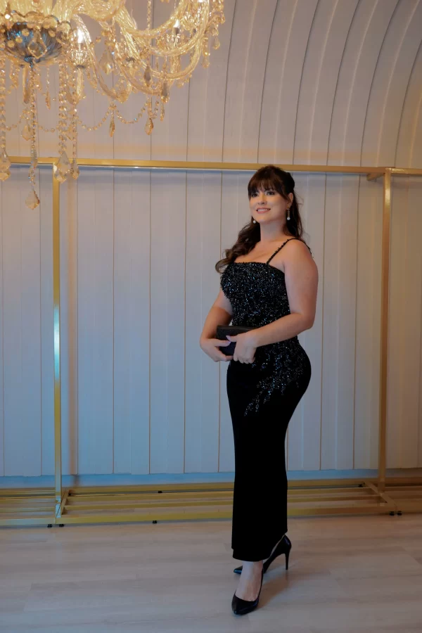 Vestido Midi Veludo Bordado